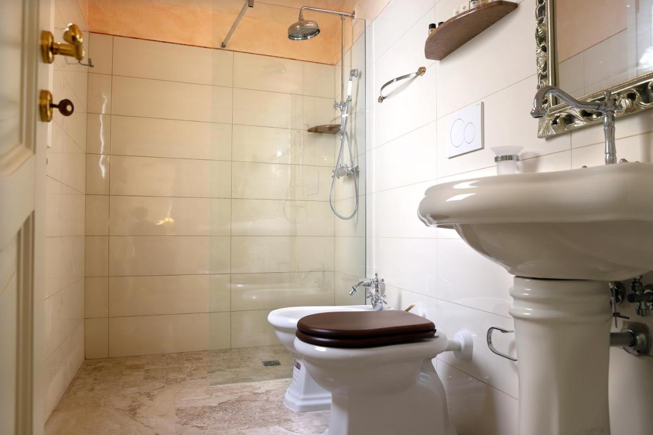 Bed and Breakfast Palazzo Castiglione Gallipoli Exterior foto